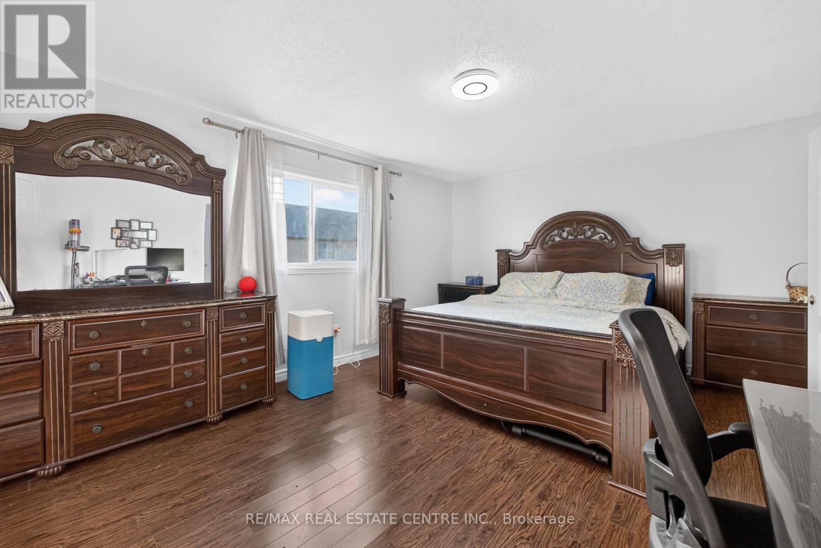 8 FLATLANDS WAY - 17
