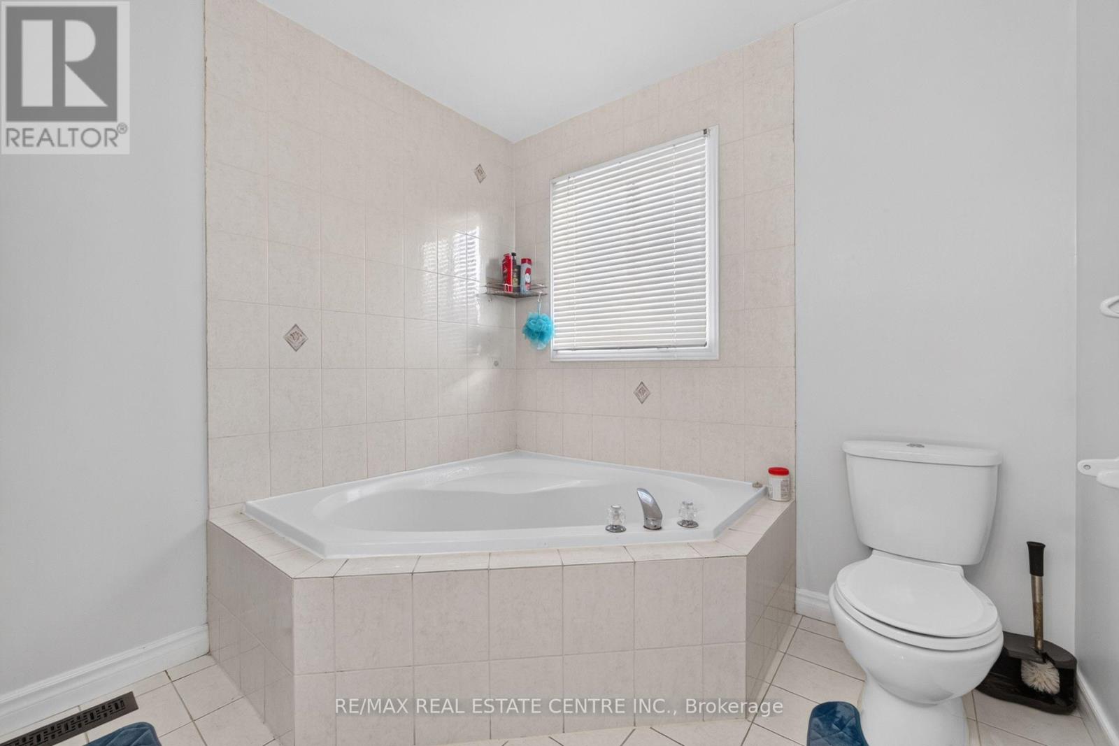 8 FLATLANDS WAY - 20
