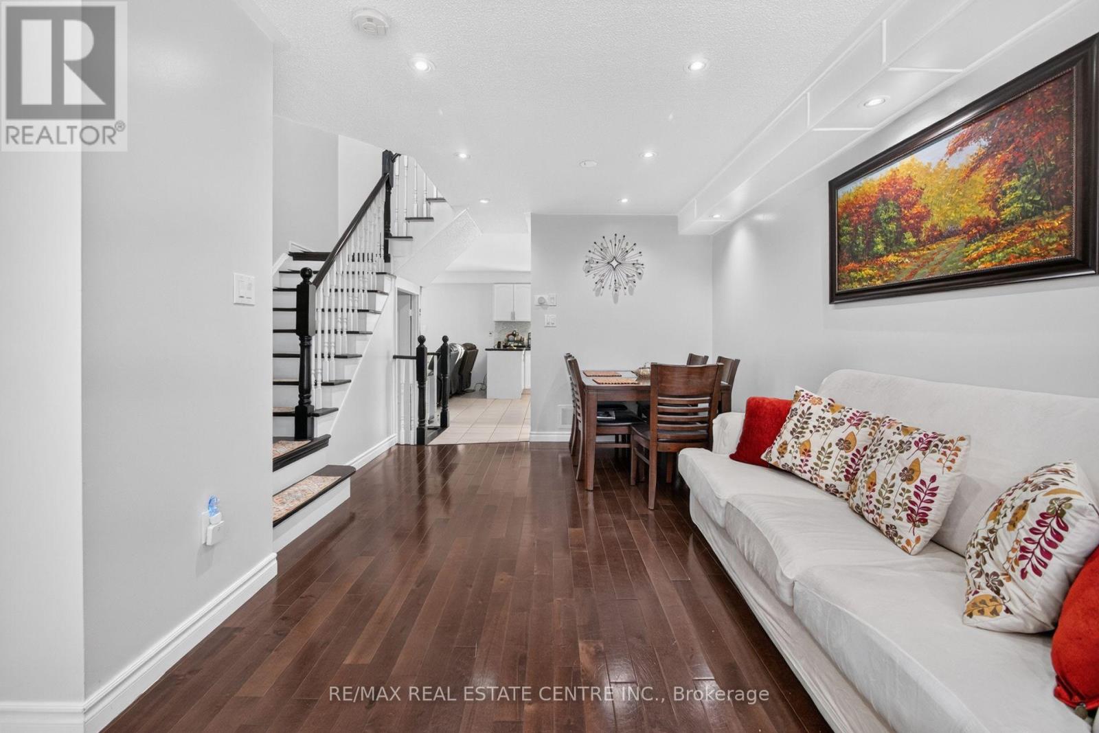 8 FLATLANDS WAY - 5