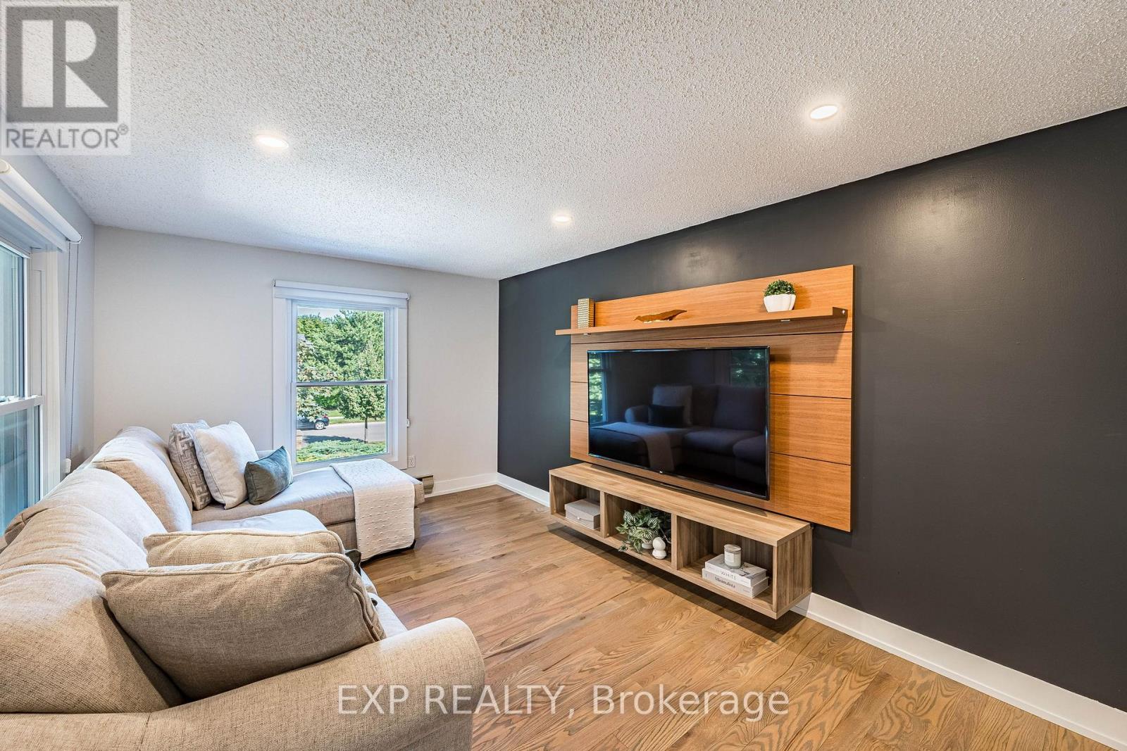 #44 2915 HEADON FOREST DRIVE - 19