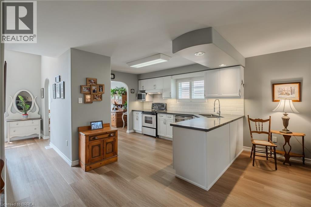39 RUSSELL Crescent - 19