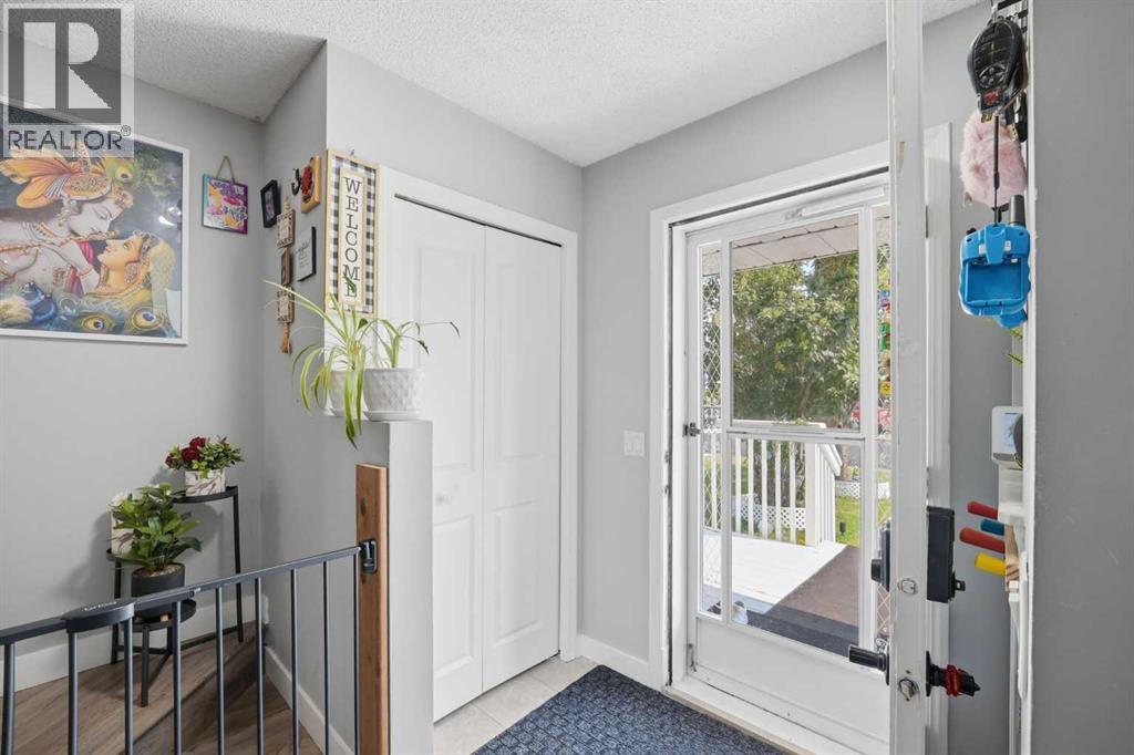 9 Martindale Crescent NE - 11