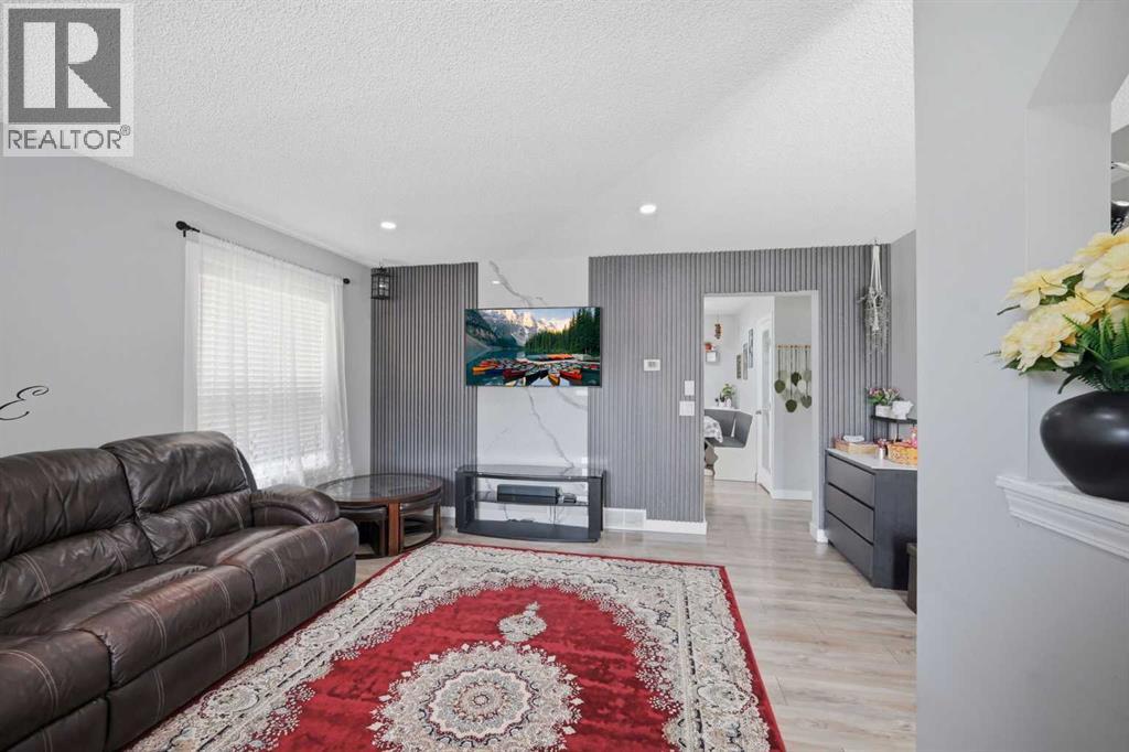 9 Martindale Crescent NE - 13