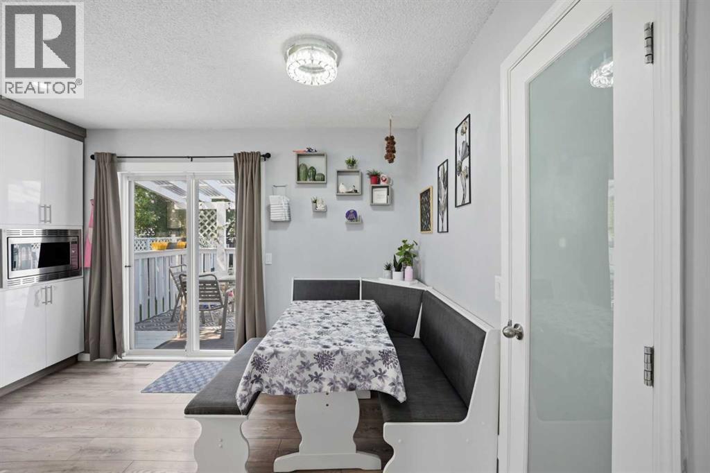 9 Martindale Crescent NE - 15