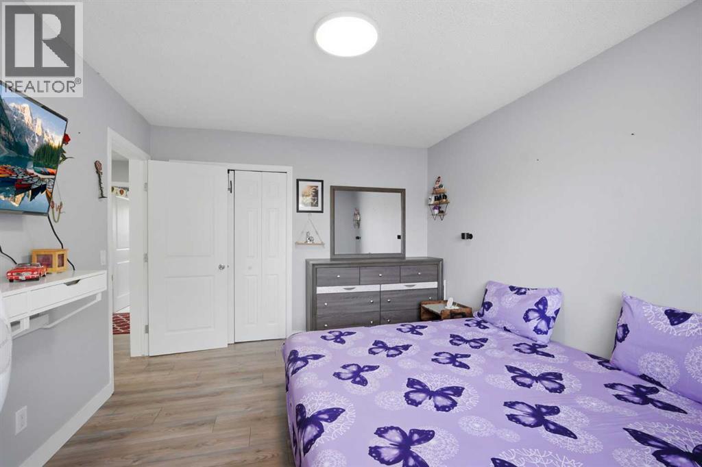9 Martindale Crescent NE - 30