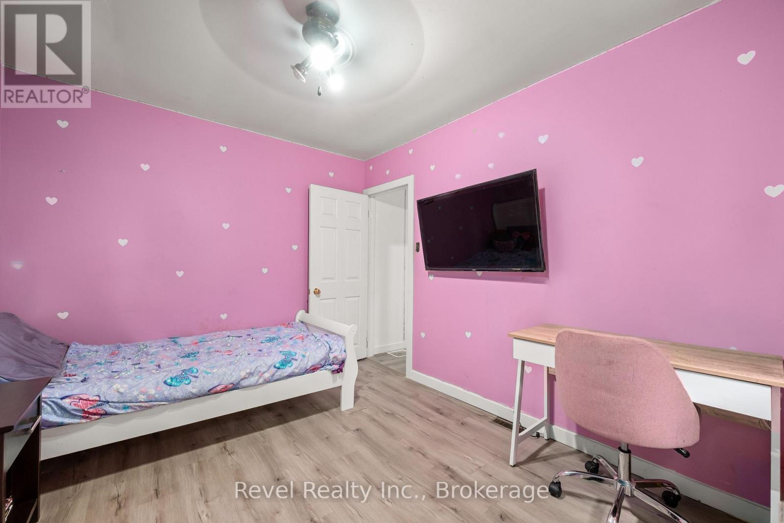 4 GYPSY POINT ROAD - Image 25