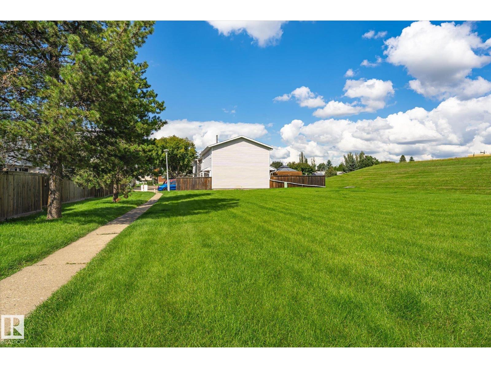 18307 66 AV NW - 44