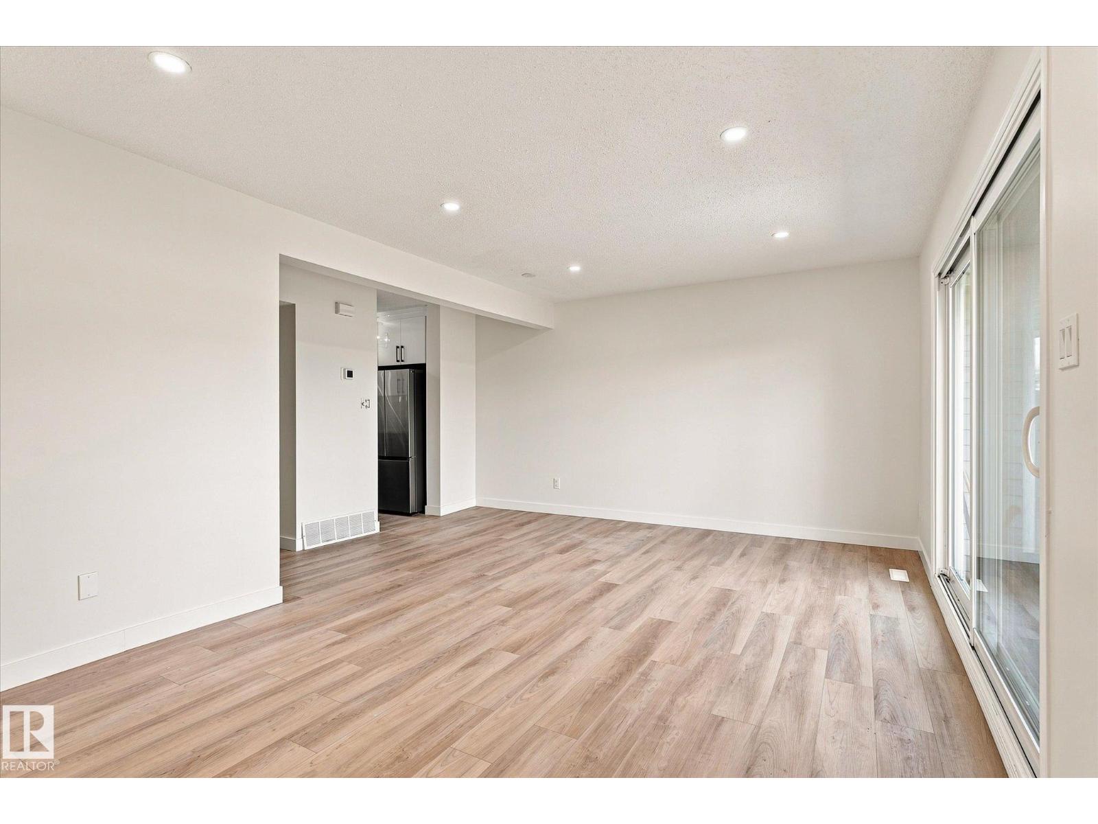 18307 66 AV NW - 8