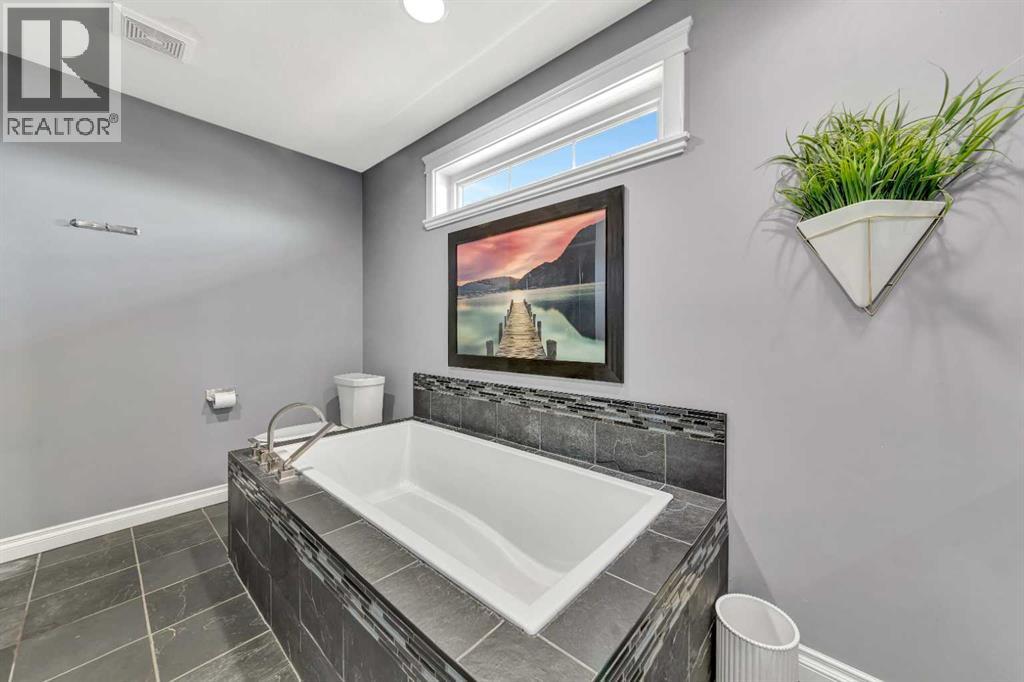 2010 56 Avenue - 25