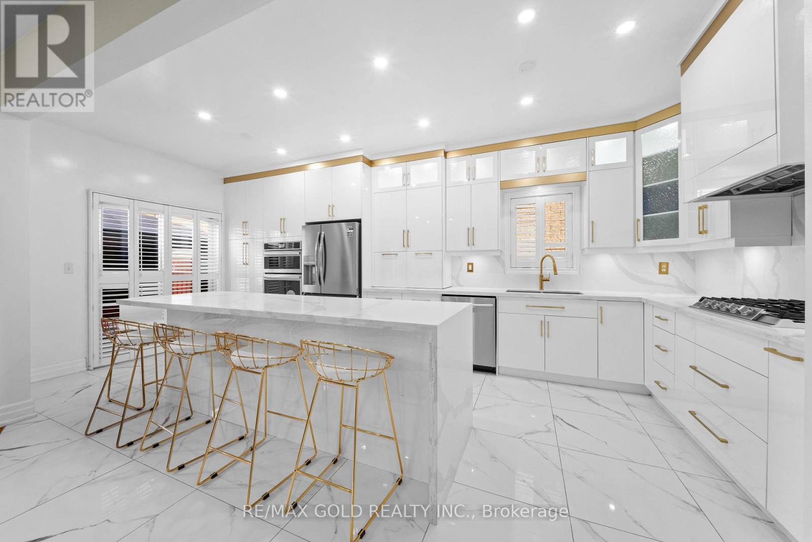 19 ATTVIEW CRESCENT - 2