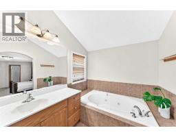 144 Cougarstone Common Sw, Calgary, AB T3H5P5 Photo 21