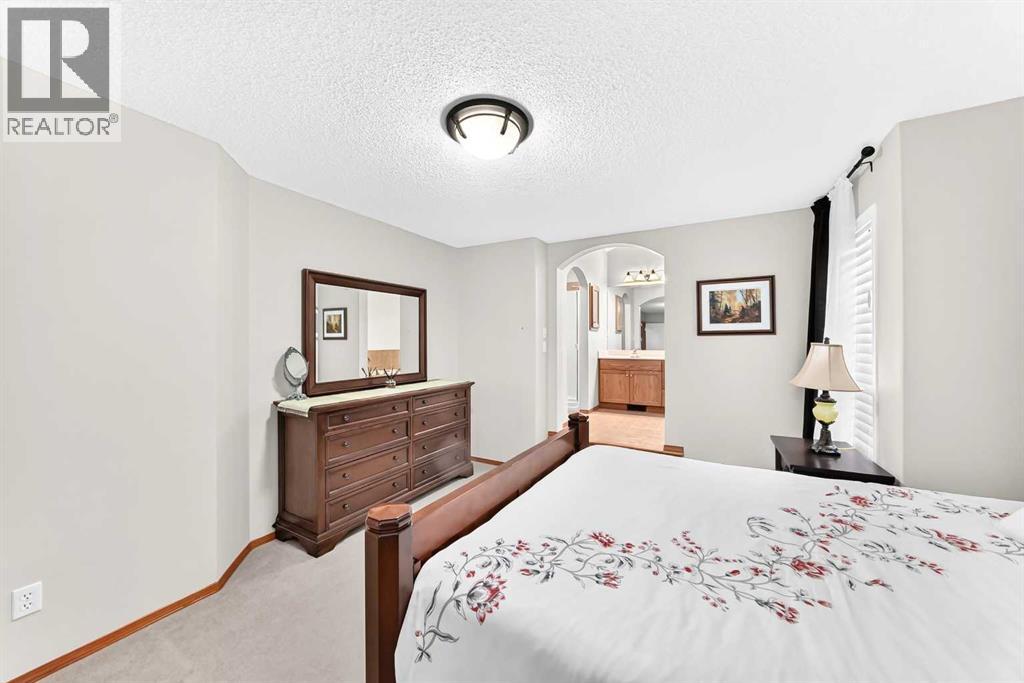 144 Cougarstone Common SW - Image 18