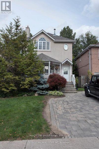 136 HOLLYWOOD AVENUE N - 2