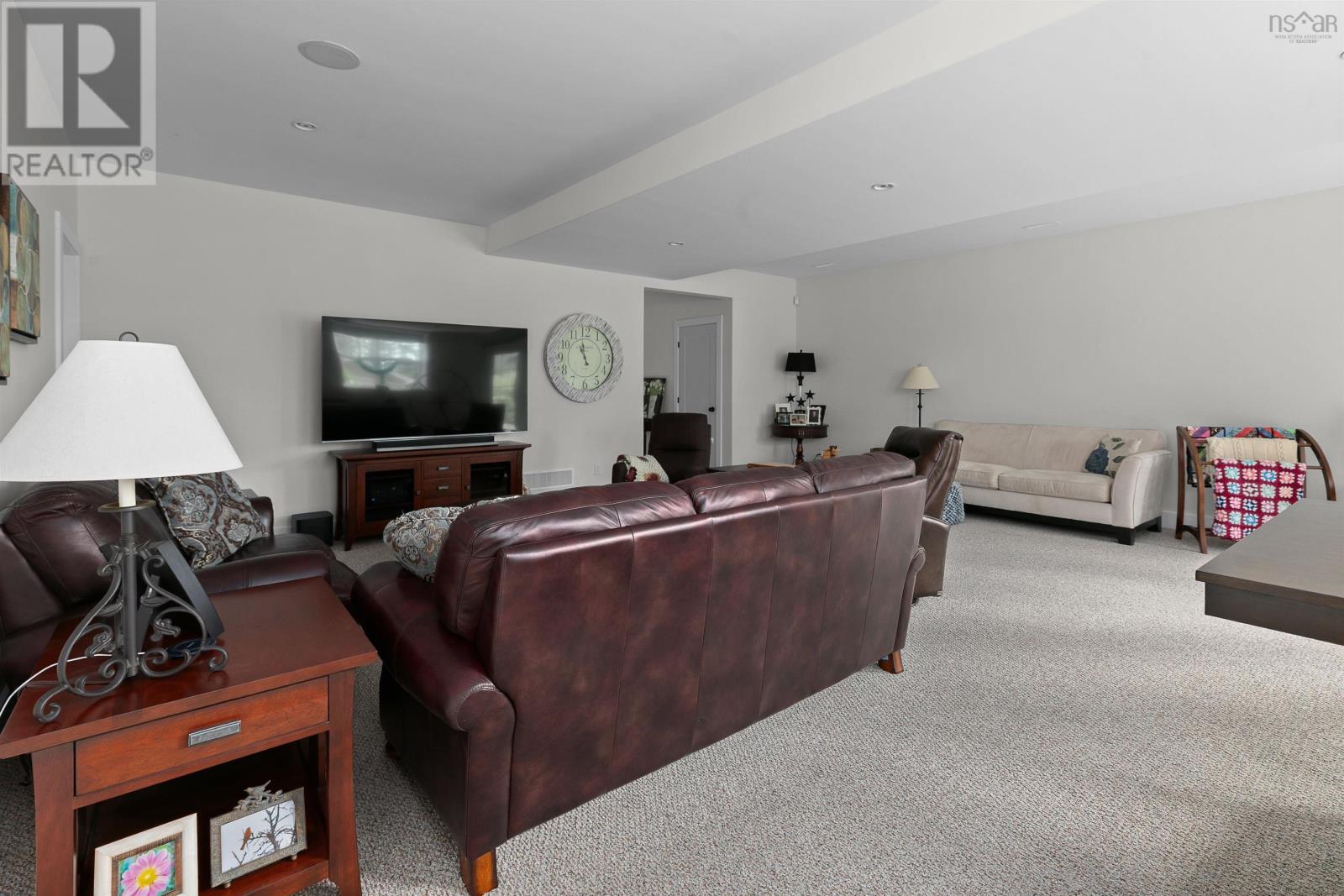 Property 33 of 50 of 556 Duart Avenue