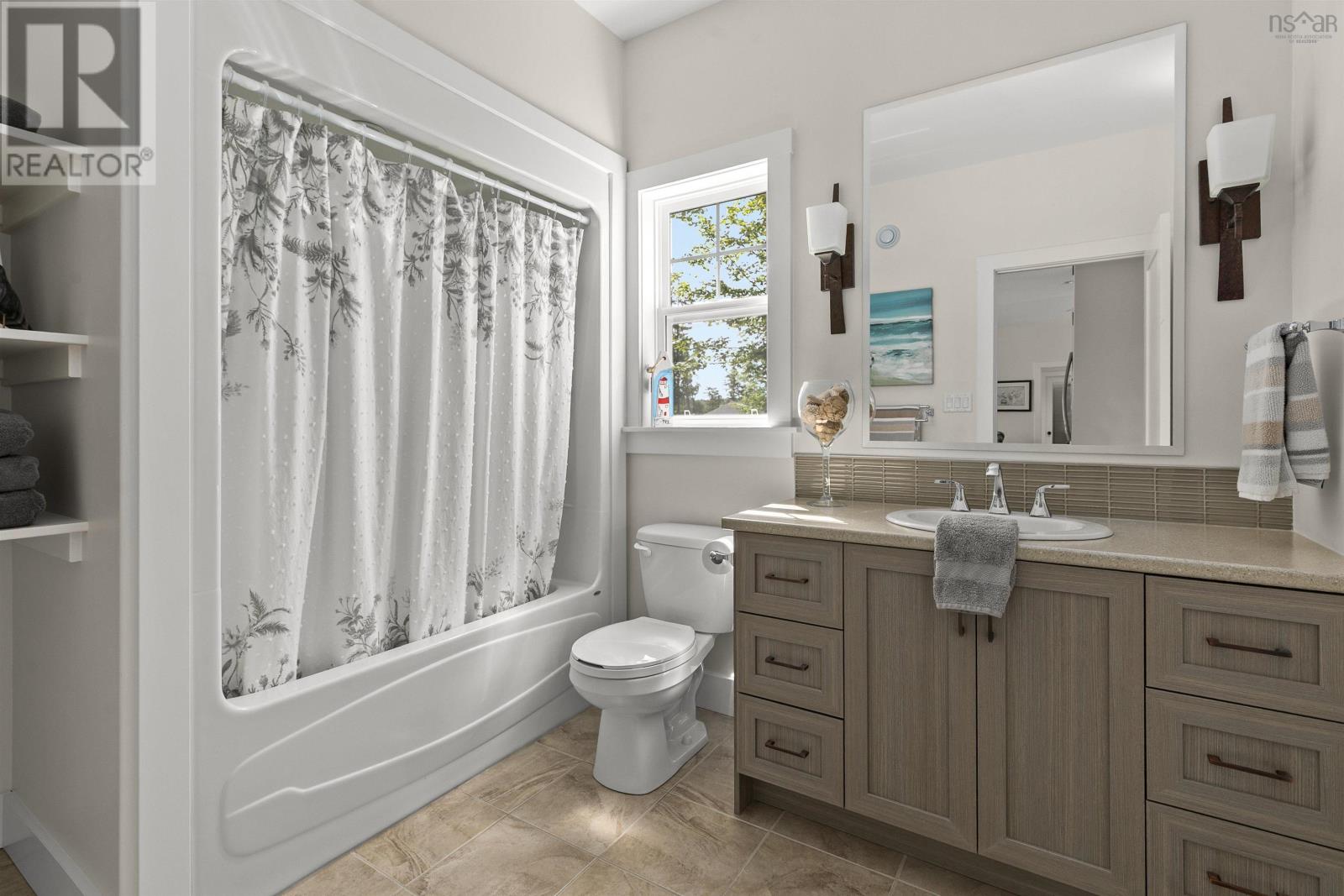 Property 23 of 50 of 556 Duart Avenue