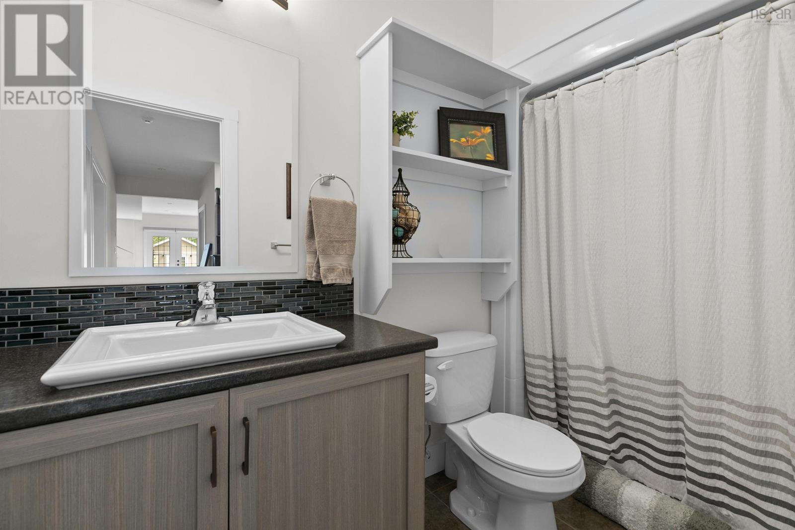 Property 30 of 50 of 556 Duart Avenue