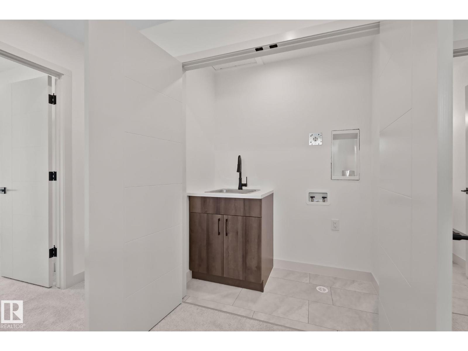 144 Royal Street - Image 27