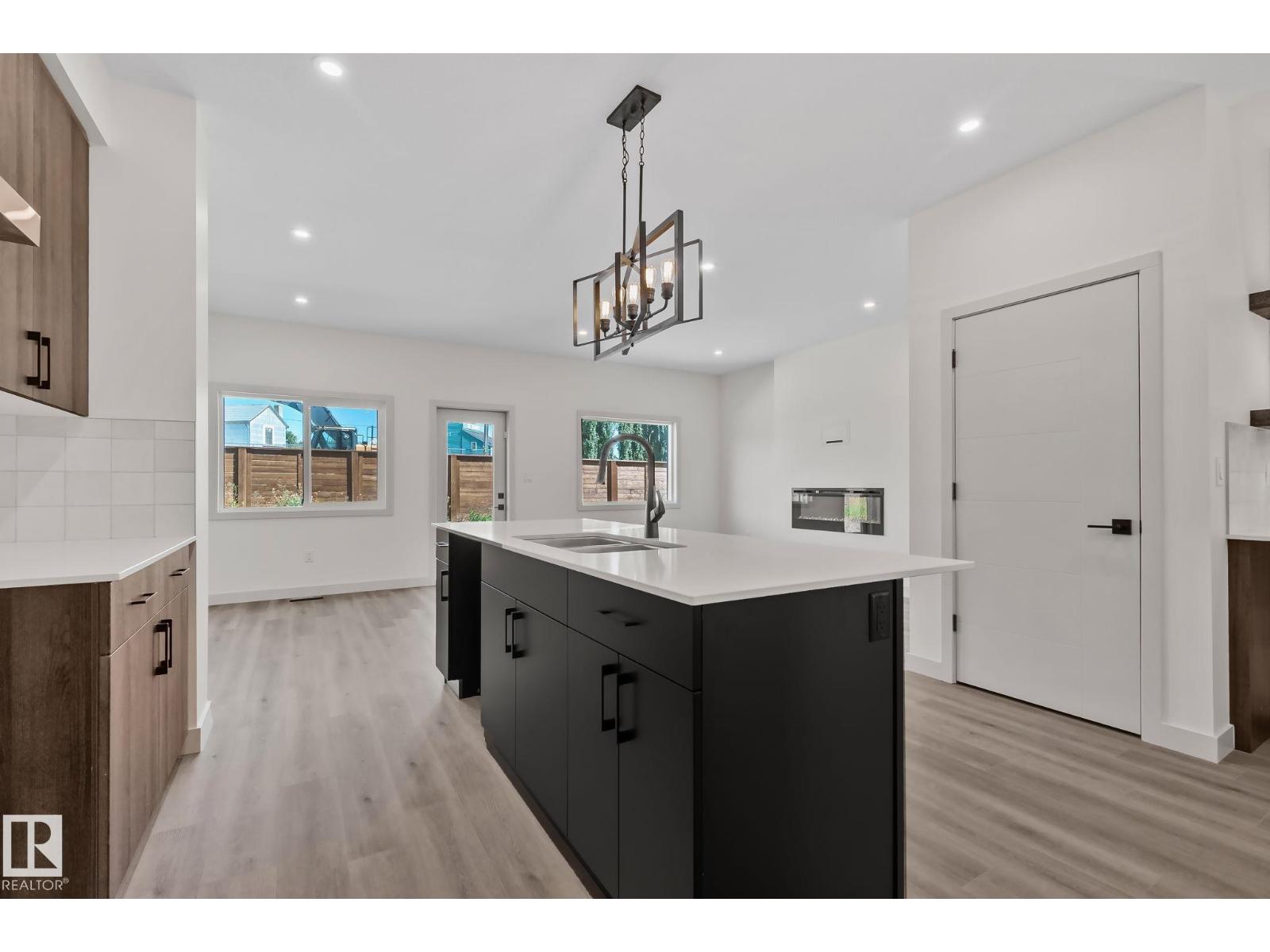 144 Royal Street - 4