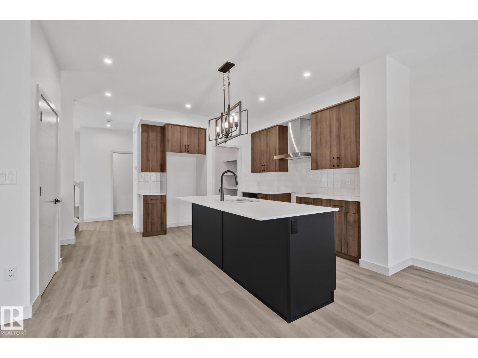 144 Royal Street - 6