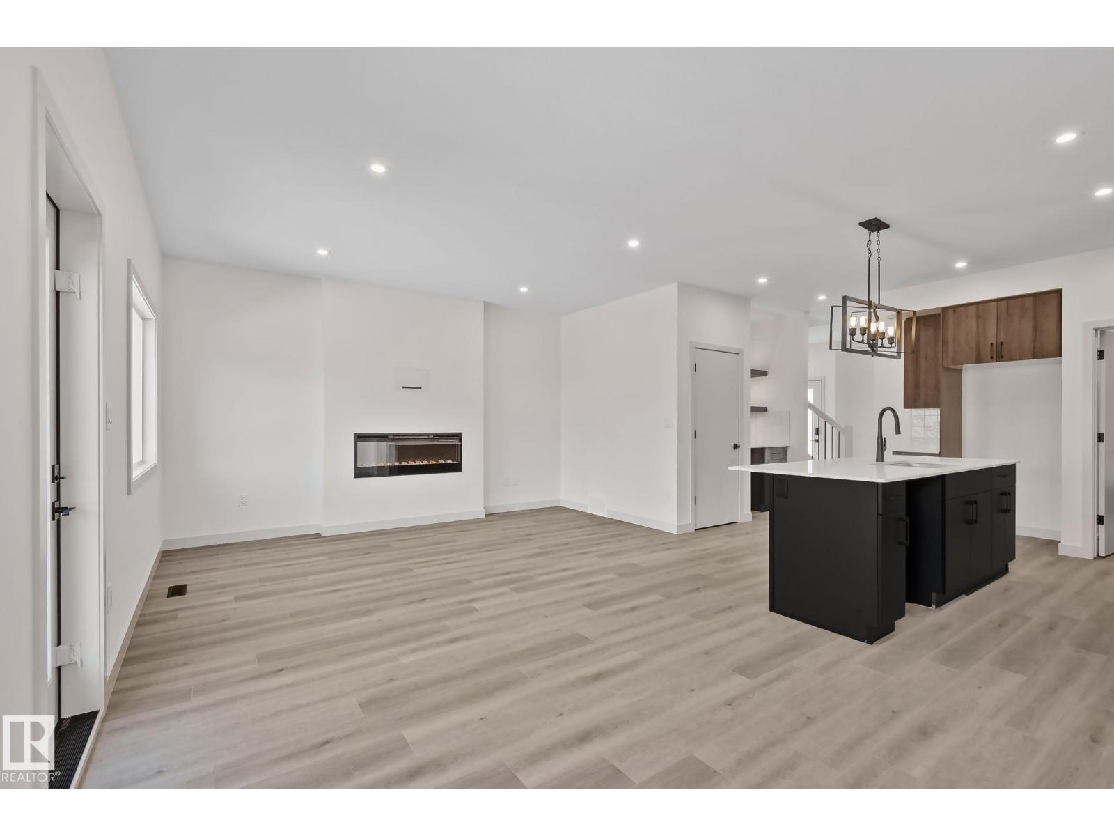 144 Royal Street - 9