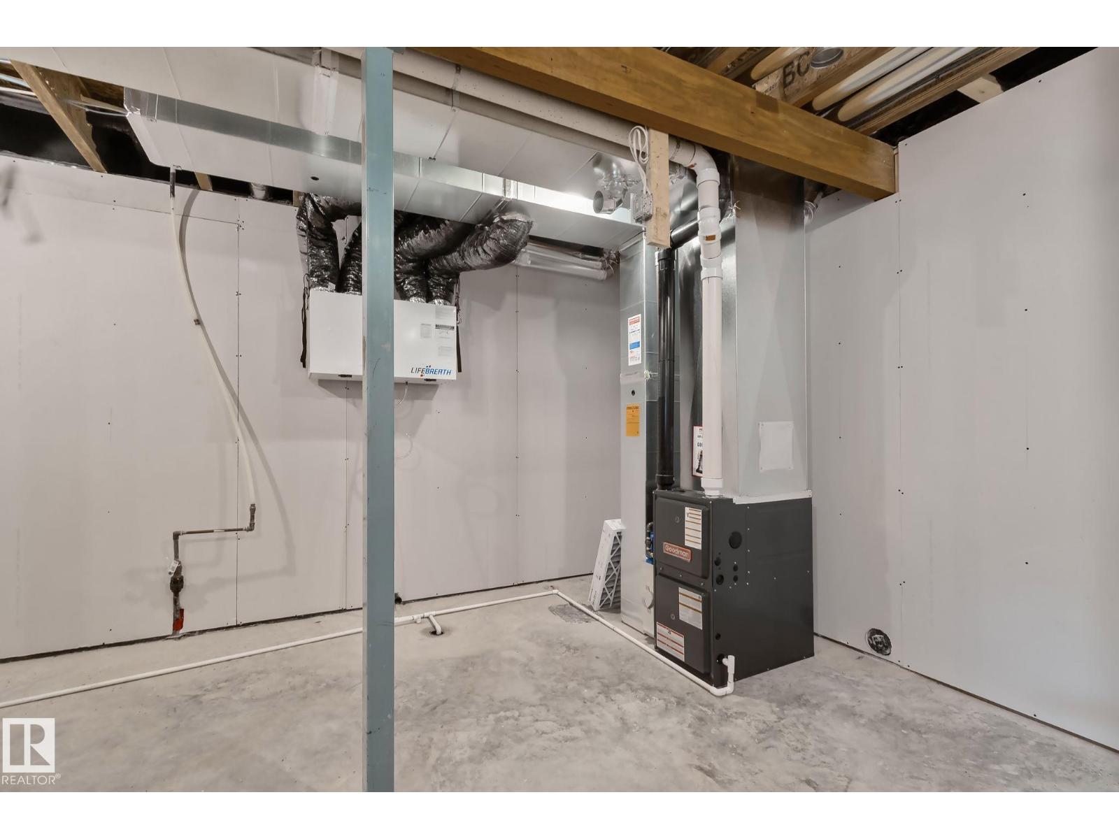 144 Royal Street - 33