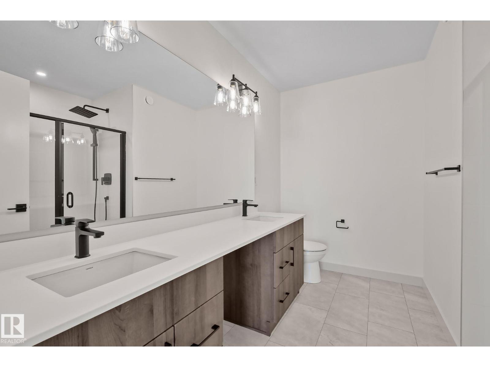 144 Royal Street - 31