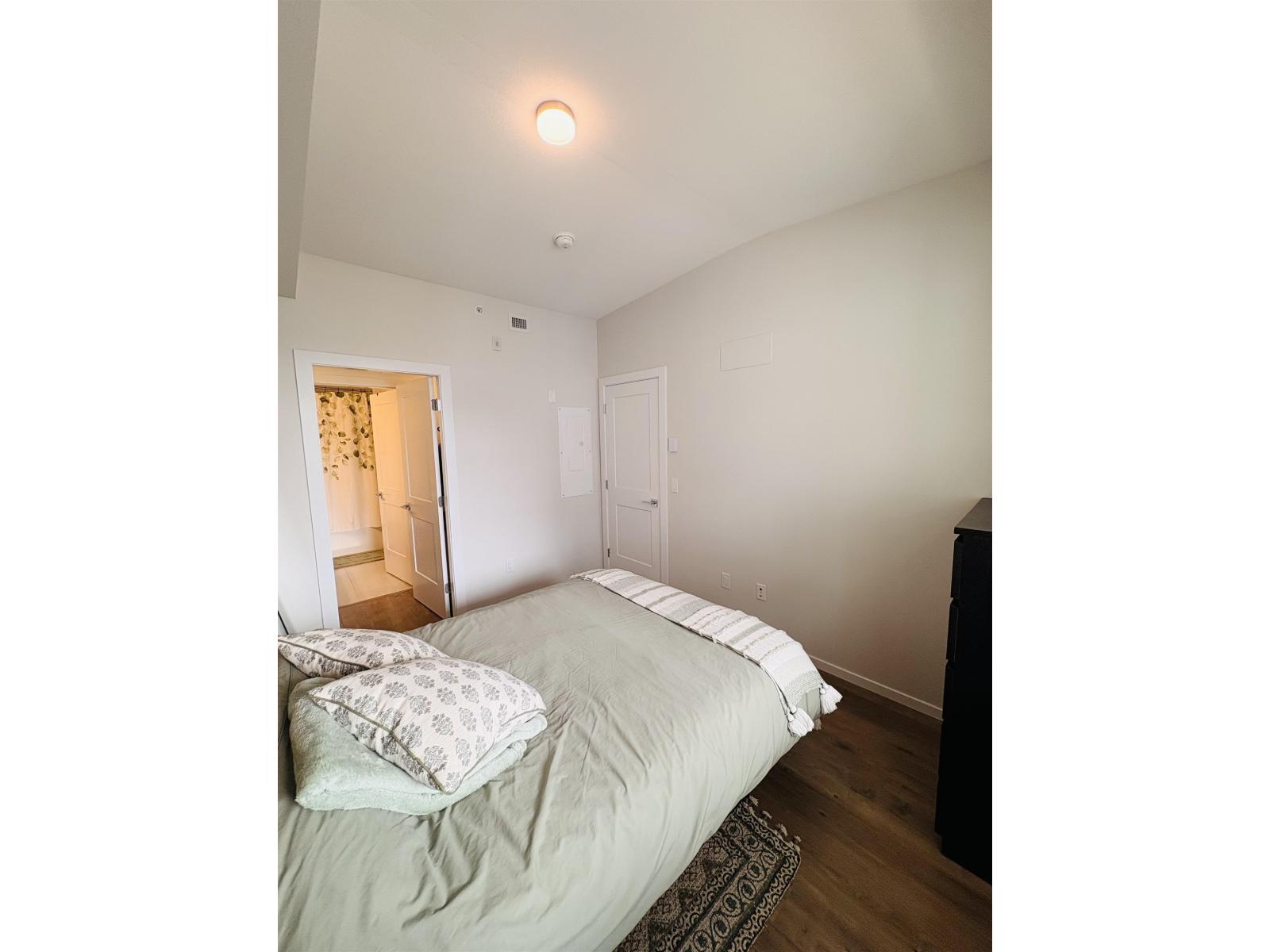 5th floor 3319 148 STREET, Surrey