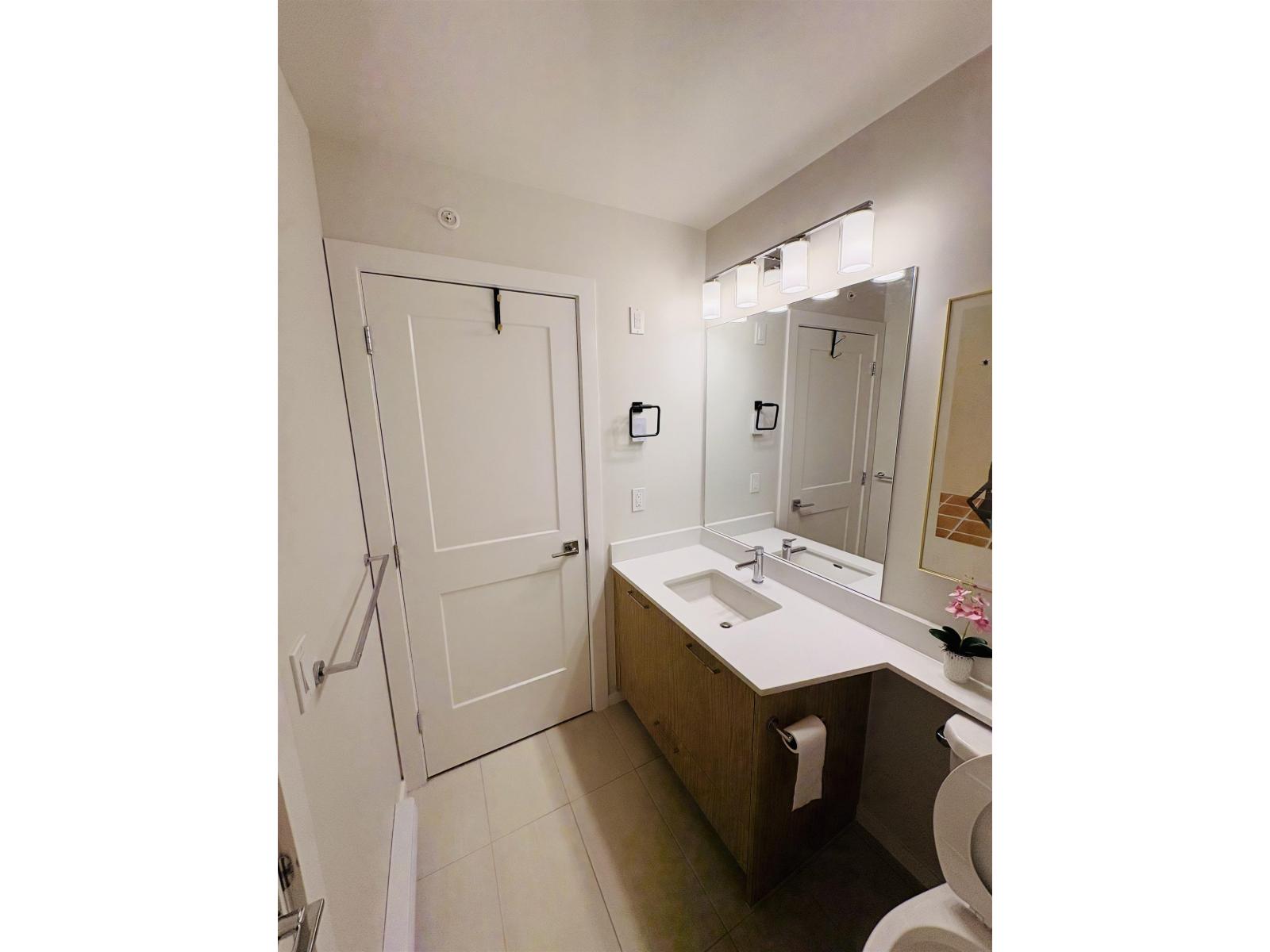 5th floor 3319 148 STREET, Surrey