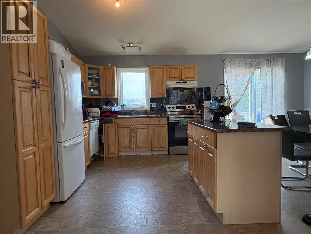 66 Upland Road W - 2
