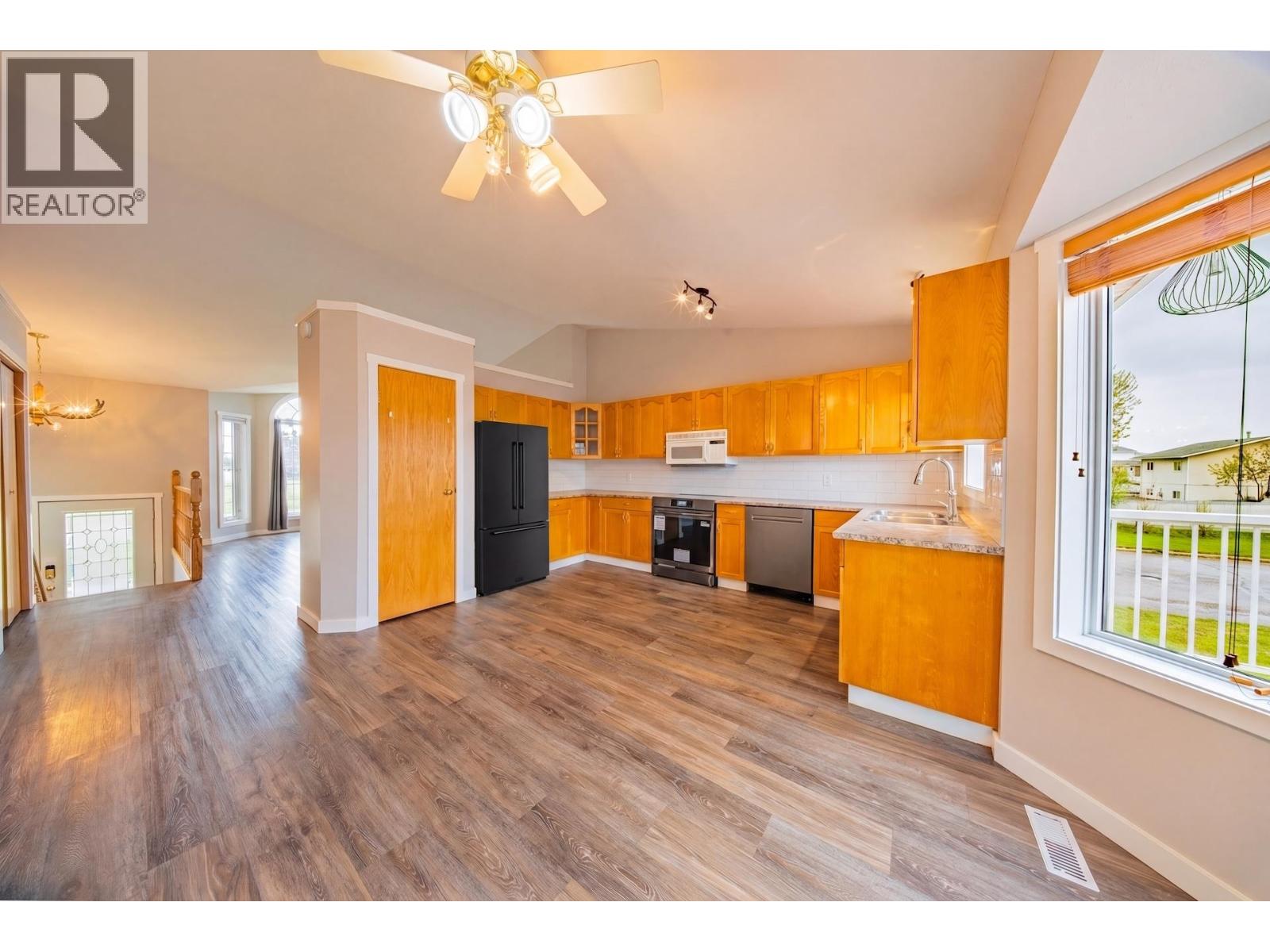 10411 90 STREET - Image 11