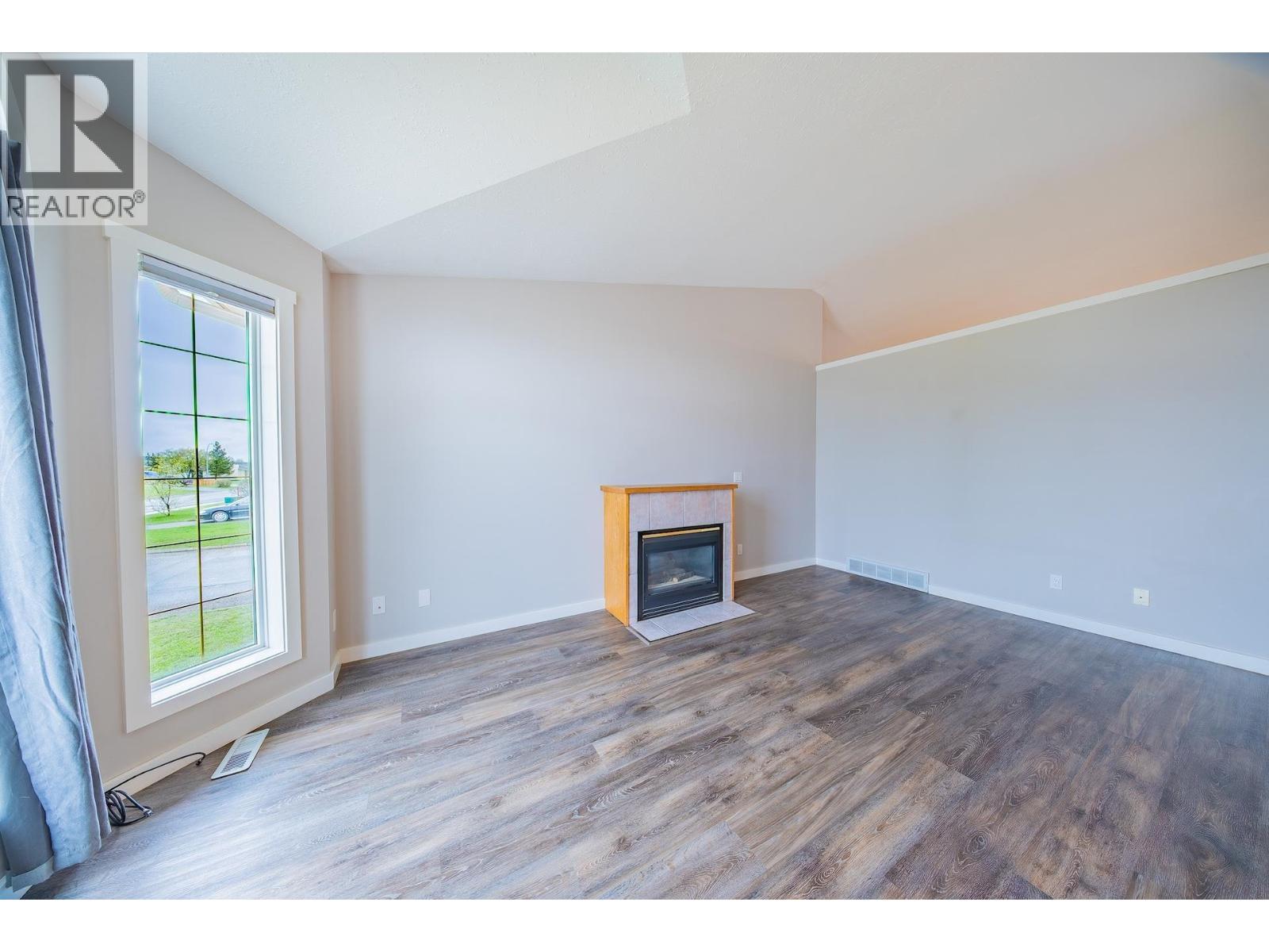 10411 90 STREET - 8