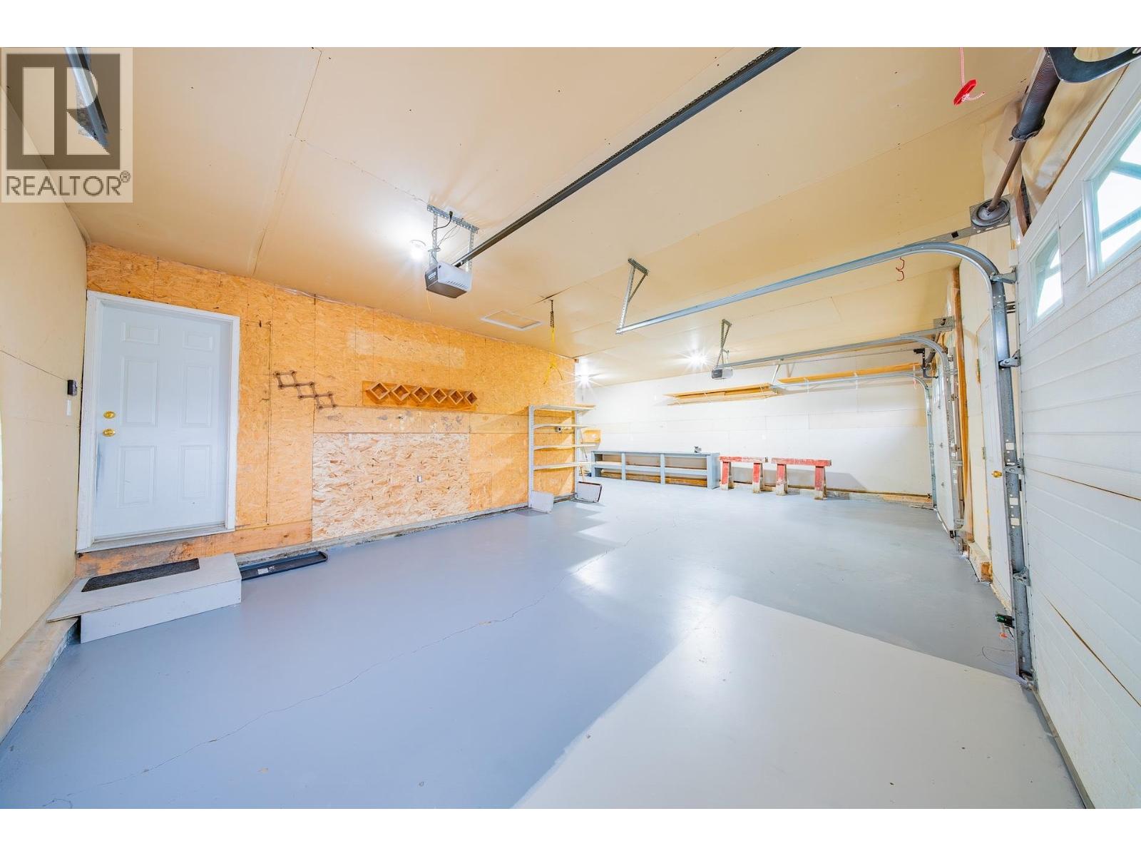 10411 90 STREET - Image 32