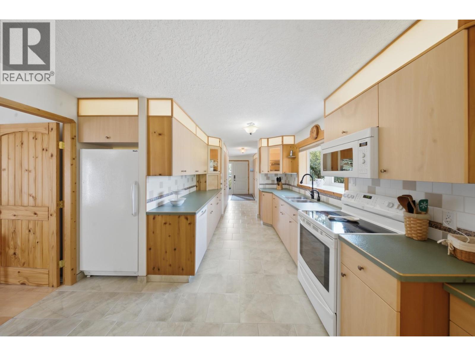 10381 271 ROAD - 10