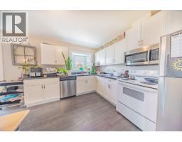 9708 104 Avenue, Fort St  John, BC V1J2K2 Photo 10