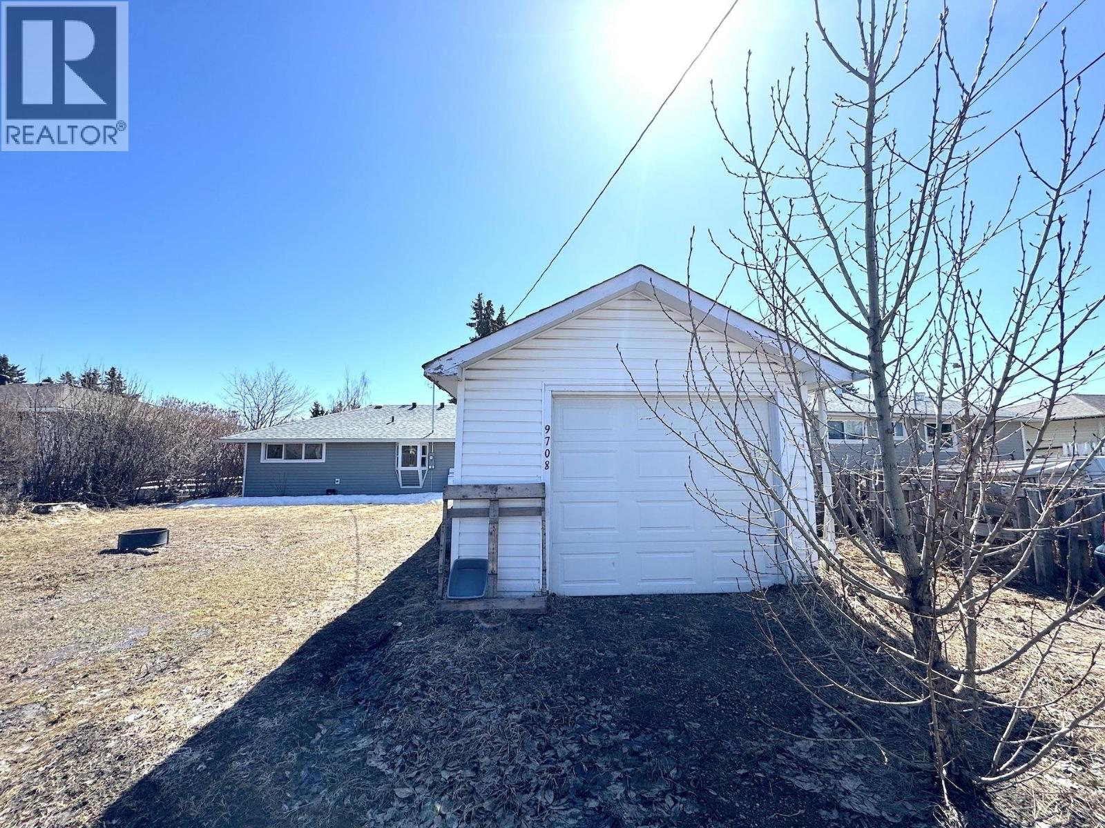 9708 104 AVENUE - Image 24