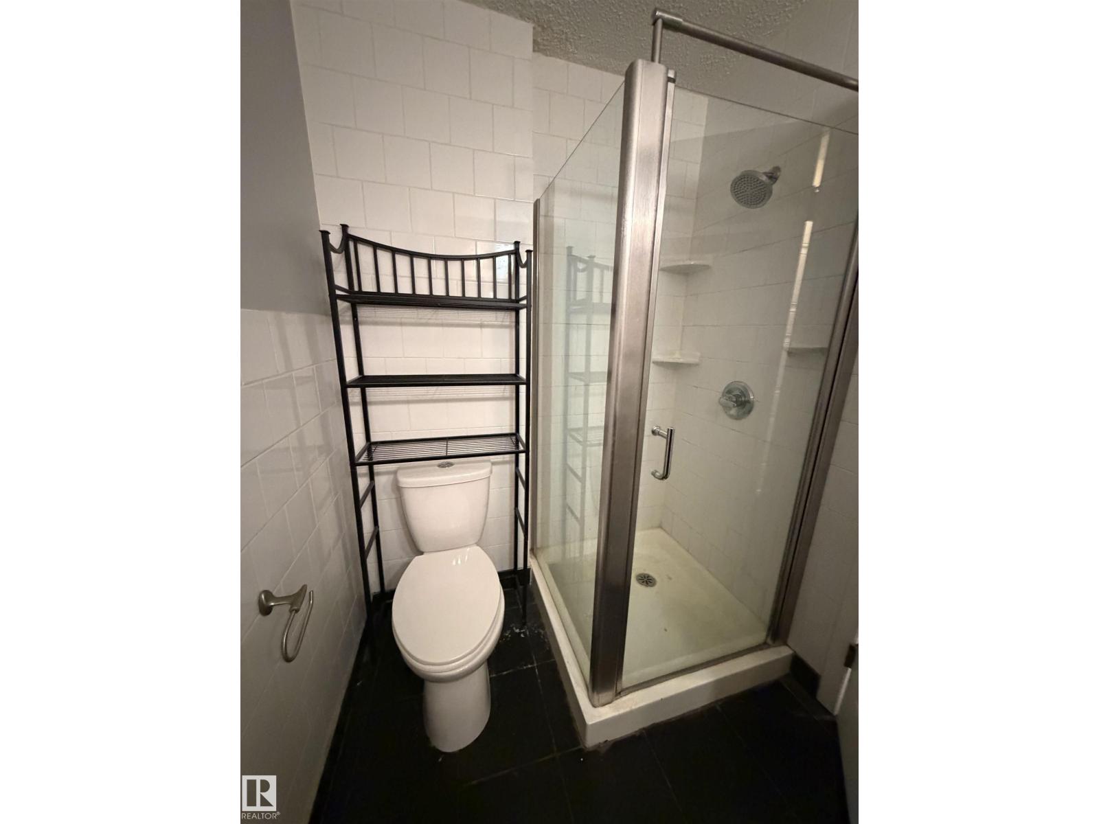 10344A 121 ST NW - 6