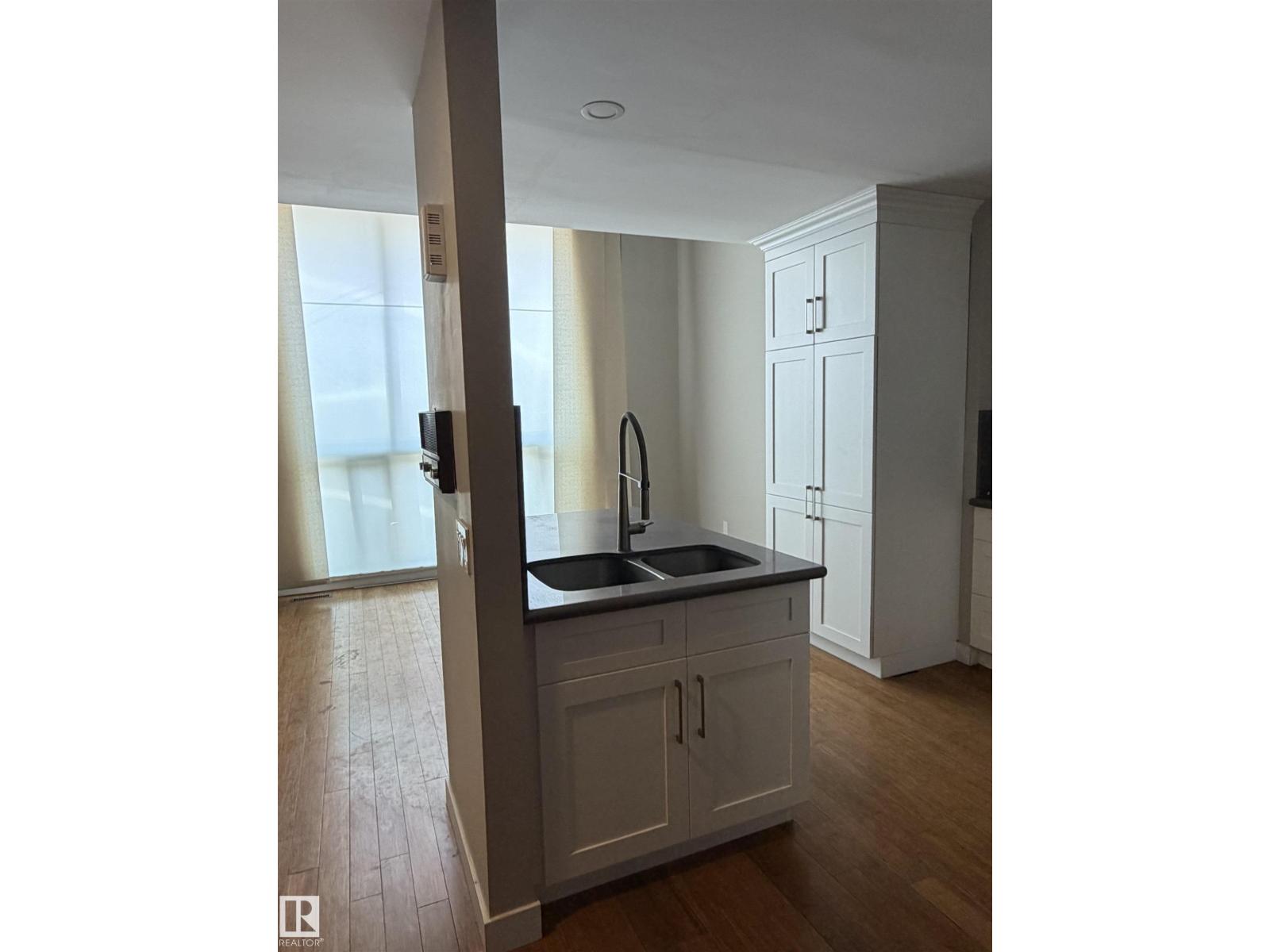 10344A 121 ST NW - 12