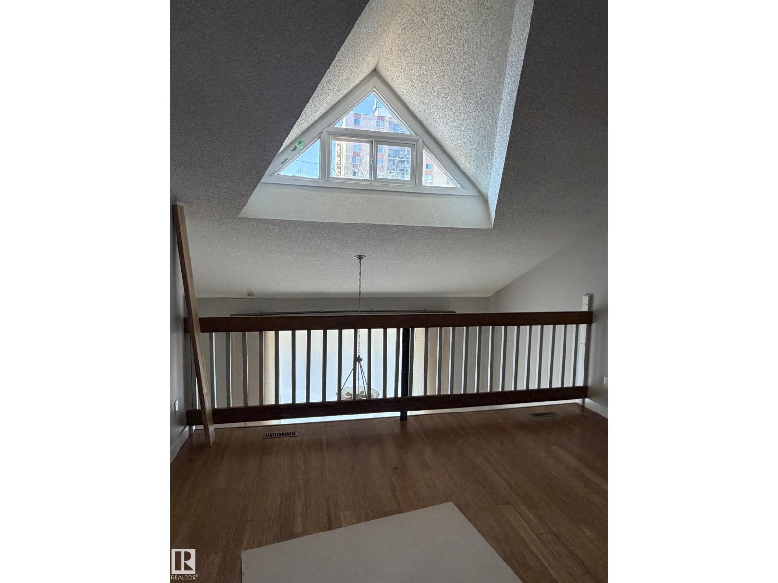 10344A 121 ST NW - 21
