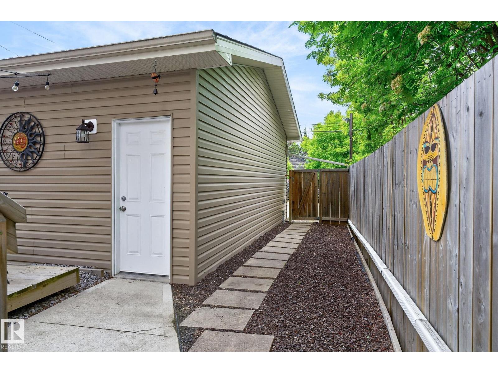 8506 80 AV NW - Image 41