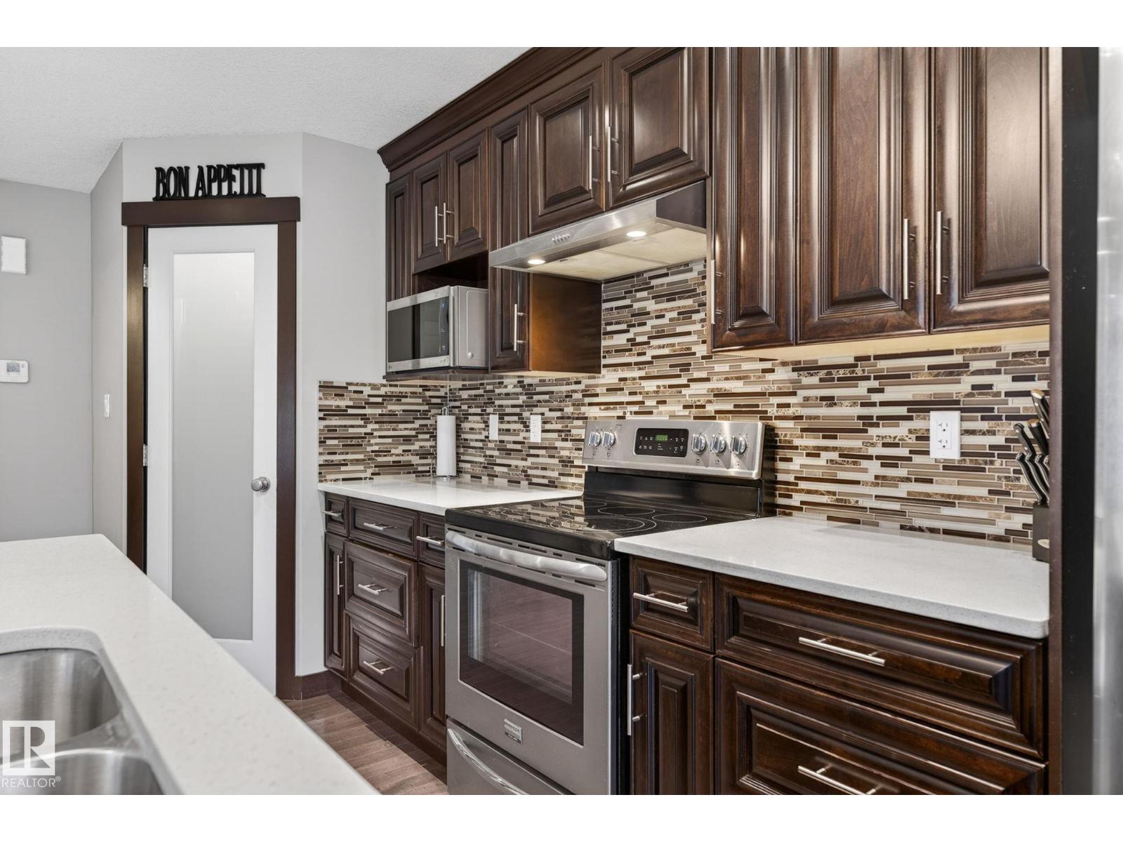 8506 80 AV NW - 10