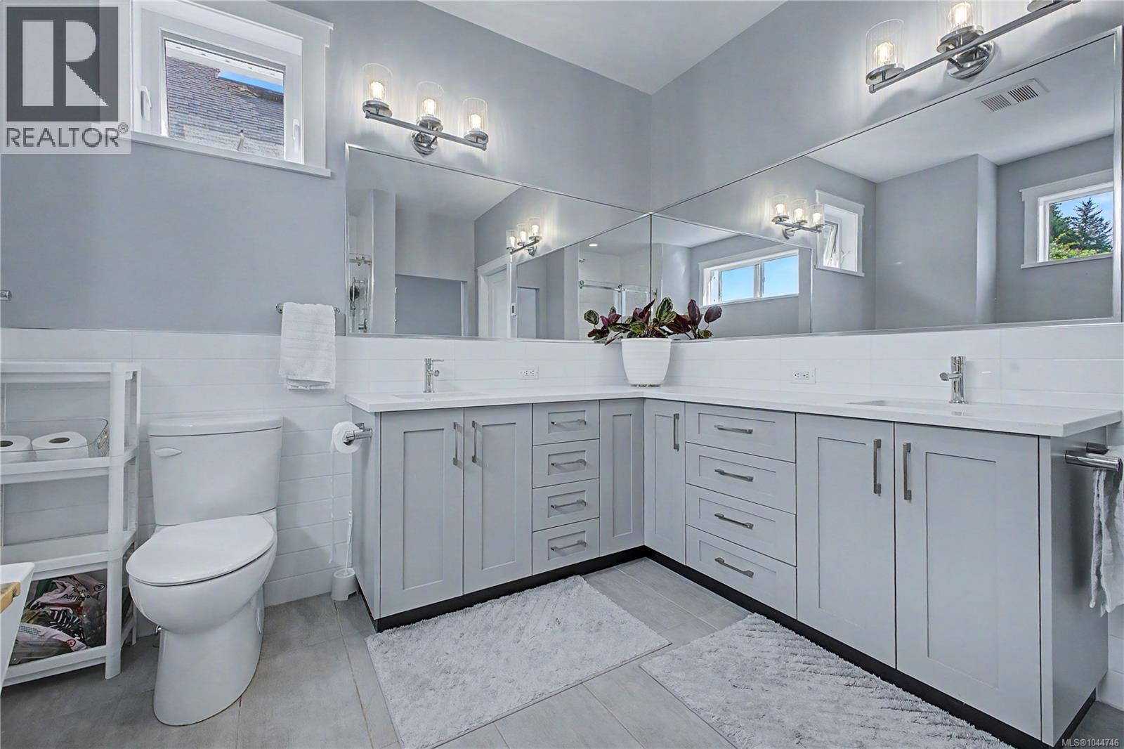 309 Seafield Rd, Colwood