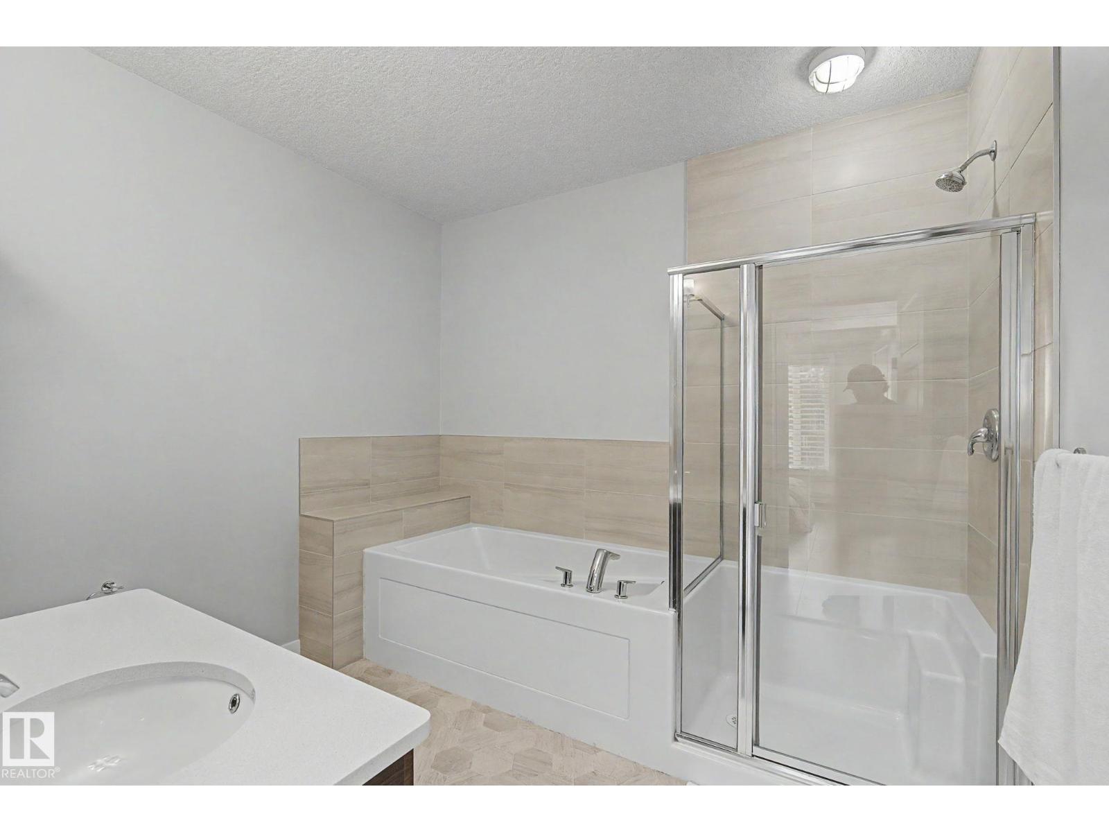 #301 2588 ANDERSON WY NW - 29