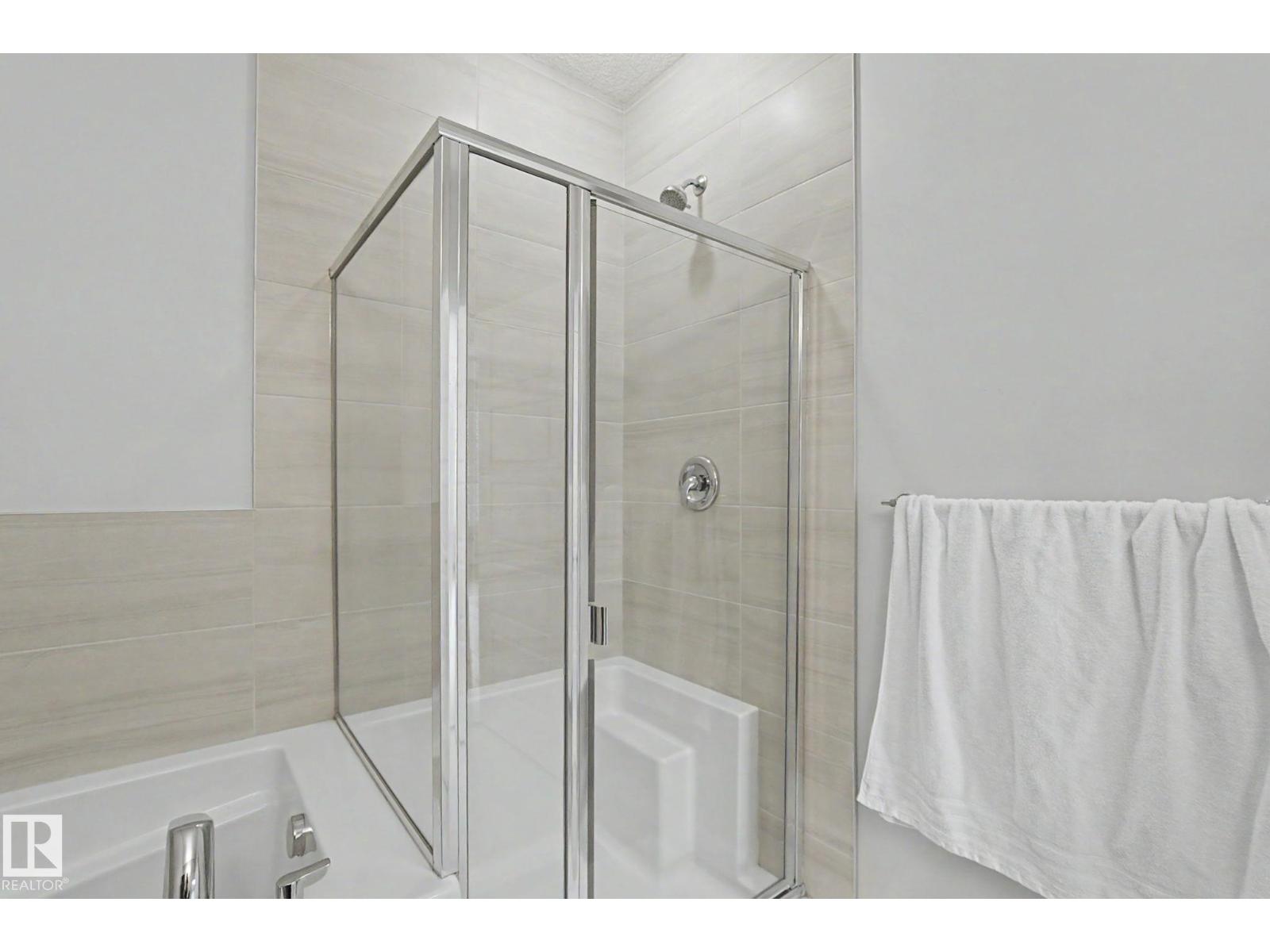 #301 2588 ANDERSON WY NW - 32