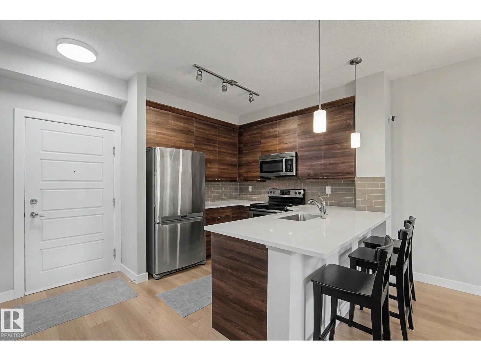 #301 2588 ANDERSON WY NW - 7