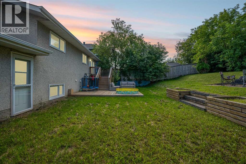525 Beacon Hill Drive - Image 42