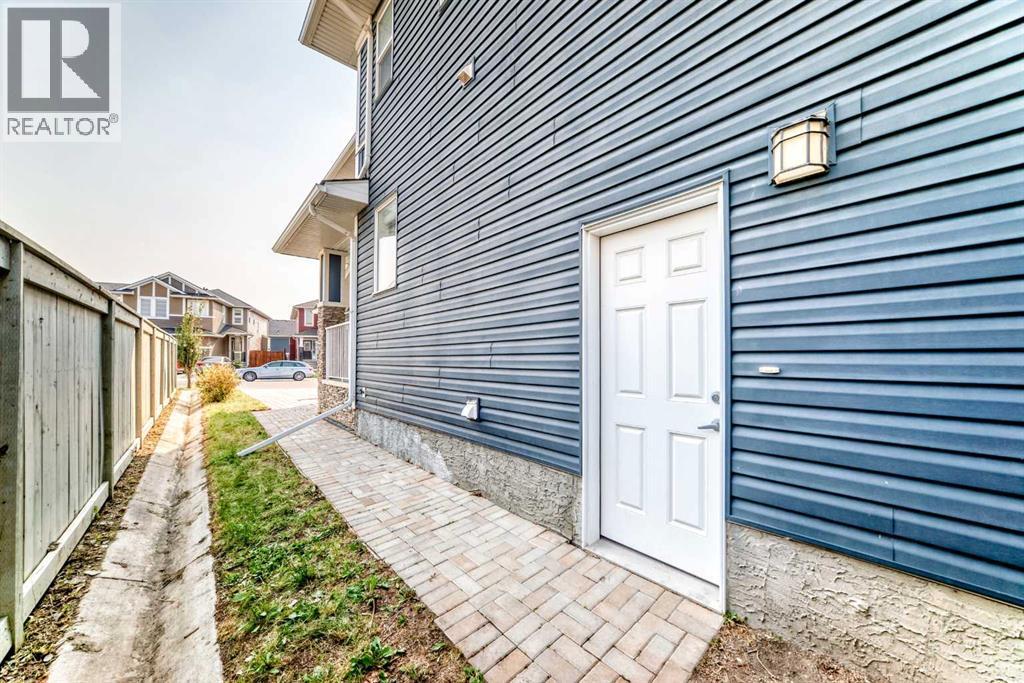 27 Redstone Heights NE - 42