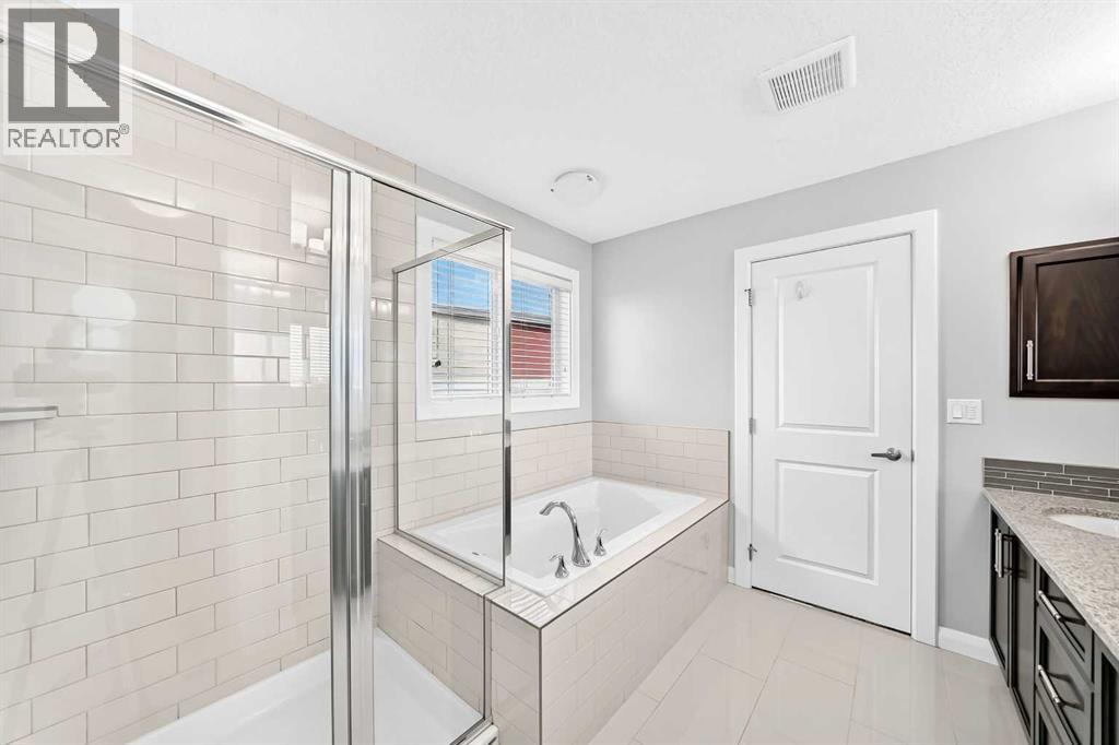 27 Redstone Heights NE - Image 35