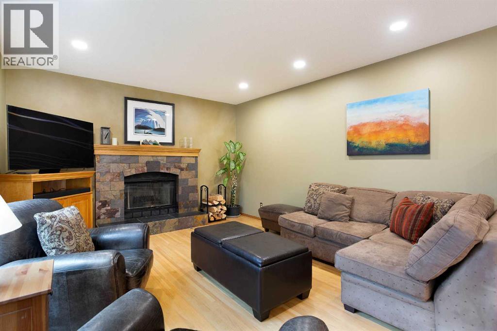 337 Sandringham Court NW - Image 14