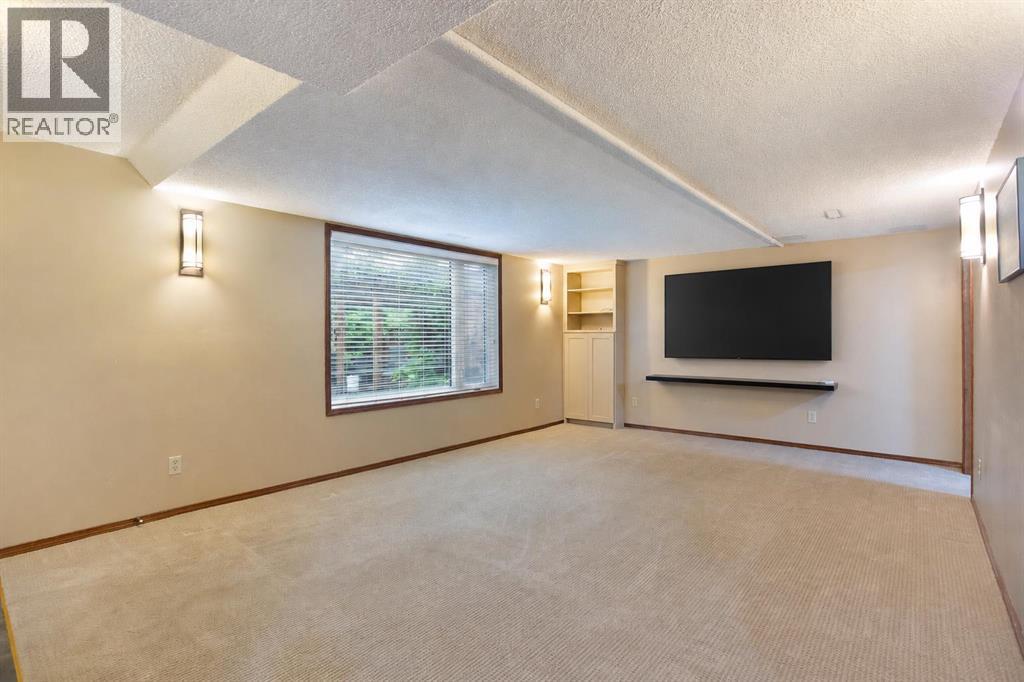 337 Sandringham Court NW - Image 29