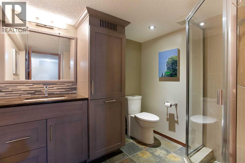 337 Sandringham Court NW - Image 33